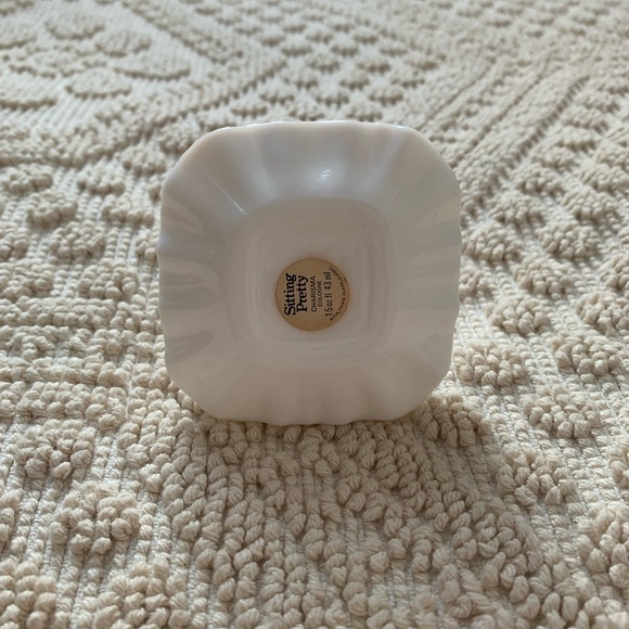 Vintage Avon “Sitting Pretty” Perfume Collectable - Picture 5 of 5